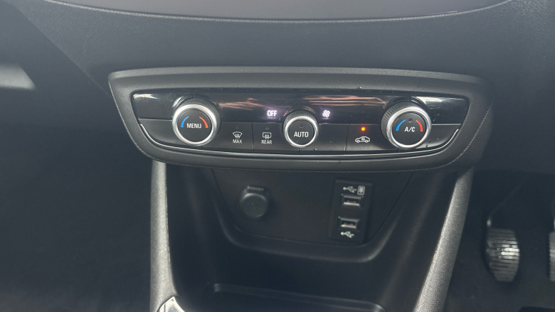 Vauxhall Crossland X 1.2T ecoTec [110] SE Nav 5dr [6 Speed] [S/S] Petrol Hatchback